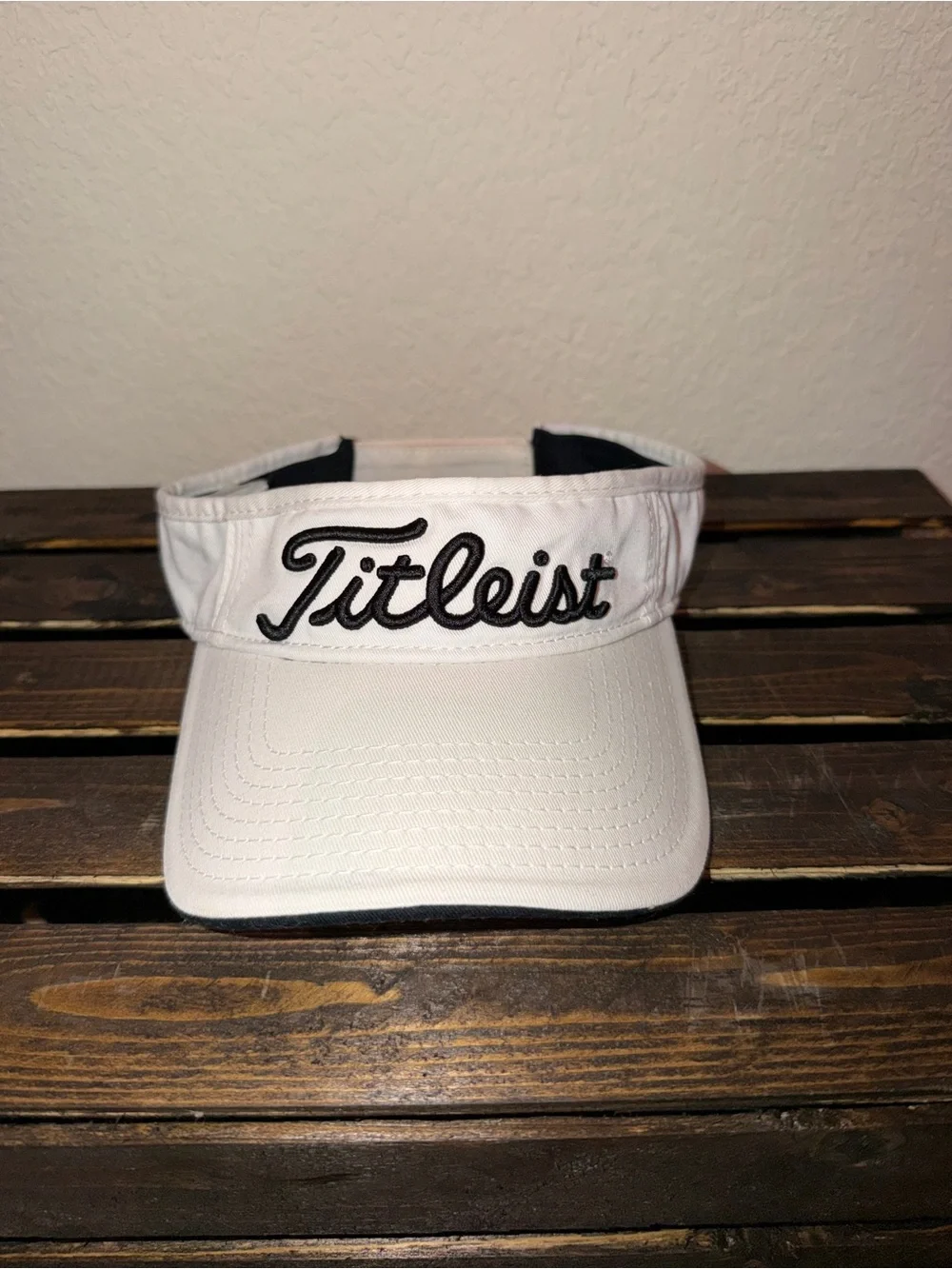 Titleist FJ PRO V1 White Visor with Black Logo